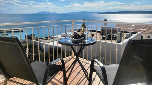 Felles sovesal, flere soverom, røyk, terrasse | Balkong