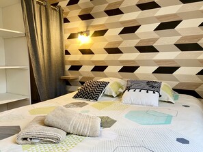 2 soverom, strykejern/-brett, reiseseng for barn og wi-fi