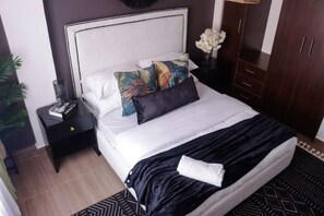 1 Schlafzimmer, Bügeleisen/Bügelbrett, Bettwäsche