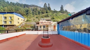 Terrace/patio - iROOMZ Rich Queen House Cottage (Coonoor)