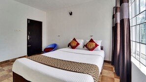 Rom – standard, fjellutsikt | 1 soverom, skrivebord, lydisolert og wi-fi (inkludert)