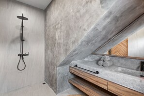 Bathroom - Berawa Townhouse 7 by Betterplace (Canggu)
