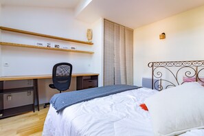 4 bedrooms, free WiFi, bed sheets