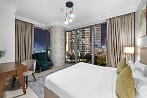 2 bedrooms, desk, iron/ironing board, WiFi