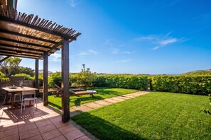 Standard Townhome, Multiple Bedrooms (2 Le Perle Di Stintino) | Outdoor dining - 2 Le Perle Di Stintino (Stintino)