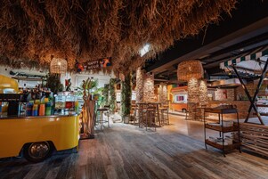 Desayuno bufé gratuito y diario