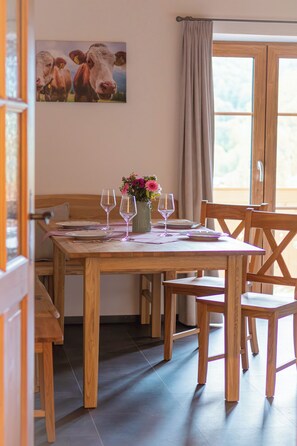 Dining - Bergpanorama, 81m²,1-6 Pers., 2sz, 1wsz, Balkon (Bischofswiesen)