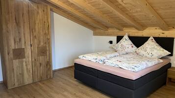 2 Schlafzimmer, Bettwäsche