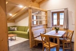 Dining - Silberg 1-4 Personen, 57m², 1 SZ, 1 Wsz, Balkon (Bischofswiesen)