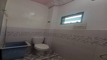 Standard Double Room | Bathroom | Shower, towels