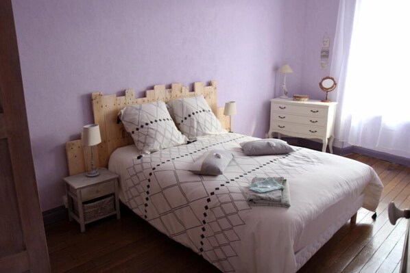 2 dormitorios, tabla de planchar con plancha, cuna de viaje y wifi