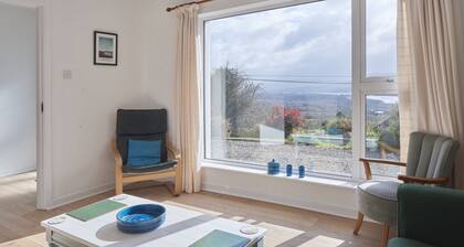 Seanacnoc Cottage overlooking Kenmare Bay