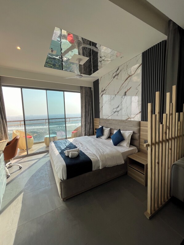 Superior Apartment | 1 bedroom, free WiFi - Luxsugero Studios (Noida)