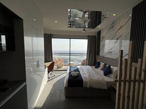 Design Apartment | 1 bedroom, free WiFi - Luxsugero Studios (Noida)