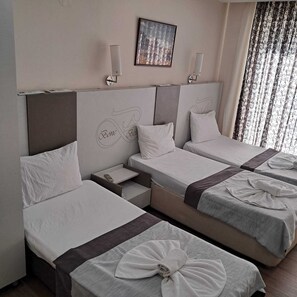 Tremannsrom – city | Lydisolert, wi-fi (inkludert) og sengetøy