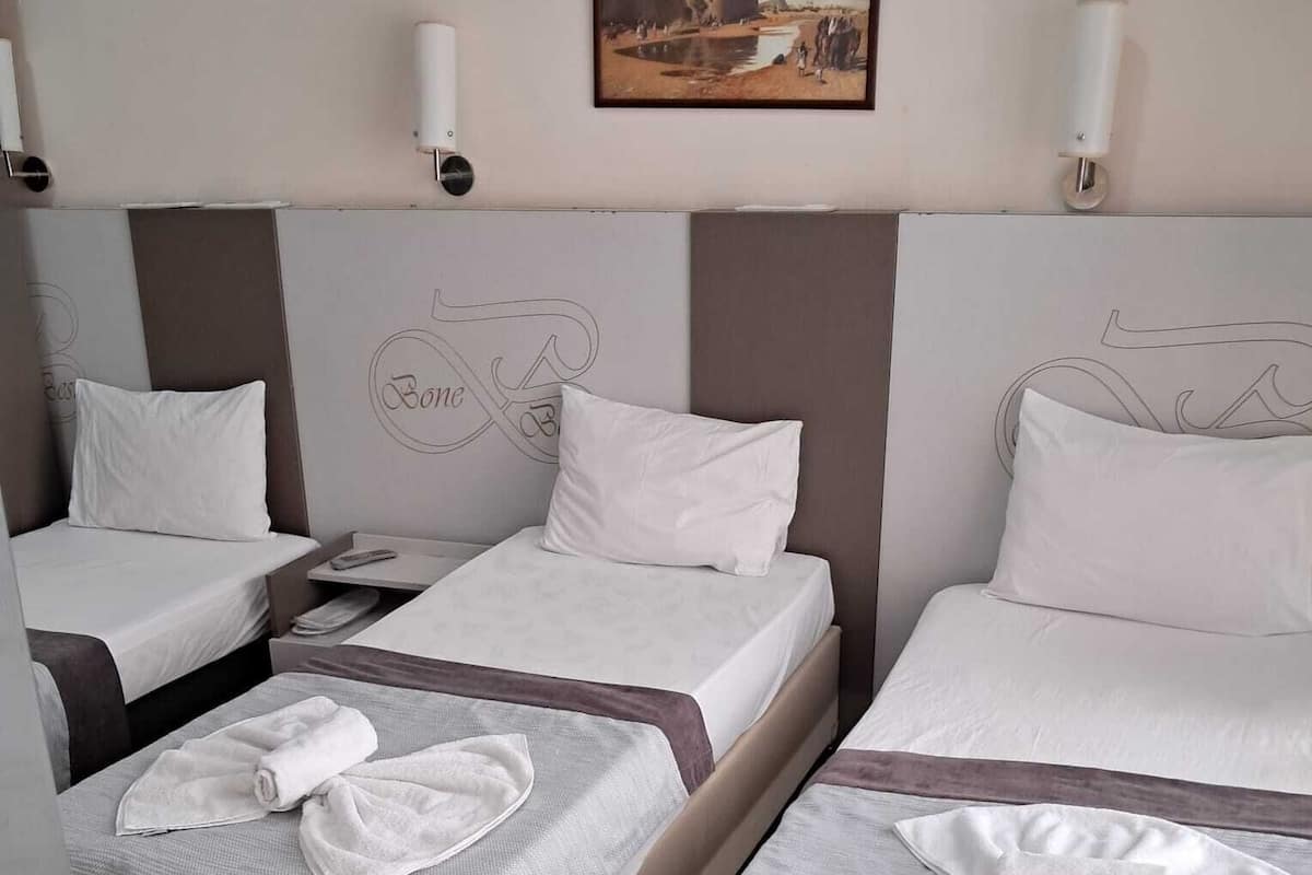 City Triple Room