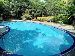 Outdoor pool - Lake Resort Bolgoda (Wadduwa)