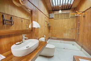 Designer toiletries, bathrobes, slippers, towels - Lake Resort Bolgoda (Wadduwa)