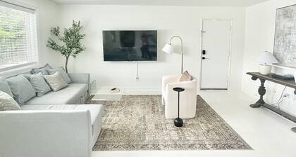 Crystal City Boutique Flats / Free Parking