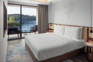 Ropa de cama de alta calidad y minibar 