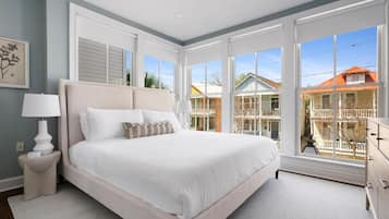 8 bedrooms, iron/ironing board, WiFi, bed sheets