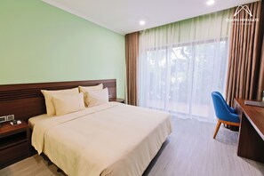 ห้องซูพีเรียดับเบิล | เครื่องนอนระดับพรีเมียม, มินิบาร์ฟรีบางอย่าง, โต๊ะทำงาน