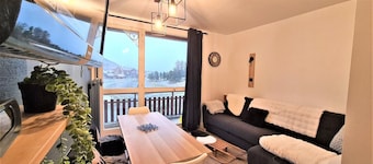 Lumineux Studio Rénové Avec une Magnifique vue Montagne
