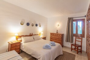 2 quartos, ferros/tábuas de passar roupa, Wi-Fi de cortesia