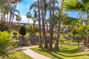 Property grounds - Las Palmas 2A - El Oasis de Capistrano! (Nerja)