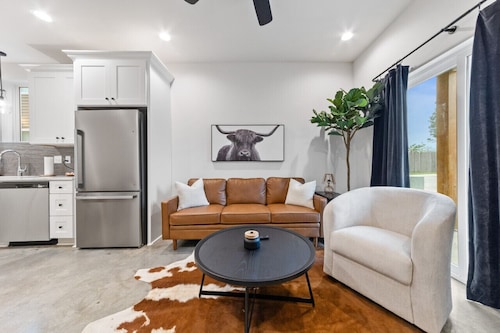 Creole House*KING bed*Relax in Cajun Comfort!