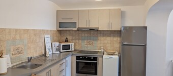 Cozy 1 Bdr apartment, in the heart of the old city! Brasov's Best; sleeps four.