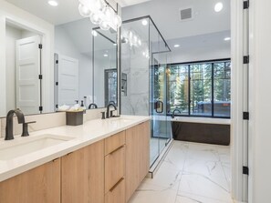 Hair dryer - Game Room, Hot Tub, Suncadia Pool Access (Cle Elum)