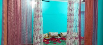 Family atmosphere Guest Room With Double Bed + Single Bed With Cooling Duckting