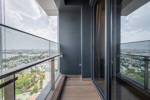 Property grounds - Lumiere Riverside Thao Dien cozy 2 bedroom river view (Thành phố Hồ Chí Minh)