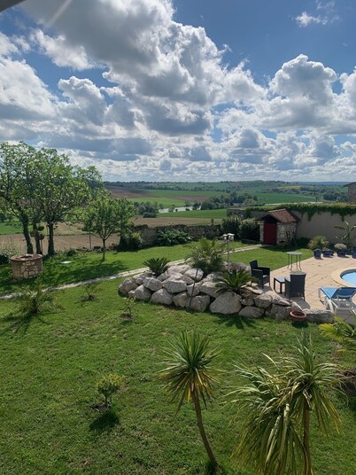 "carpe Diem" en Albret, Magnifique Longère Avec Piscine et Grand Terrain Clos