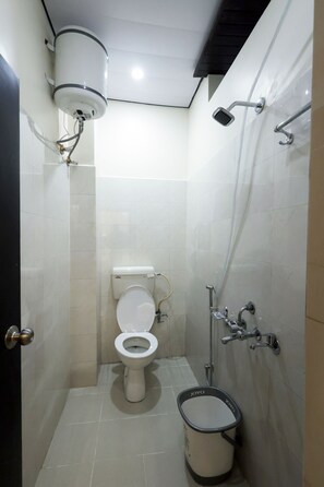 Classic Apartment | Bathroom - The Banaras Home Stay (Varanasi)