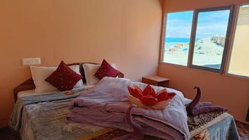 Deluxe Double or Twin Room, Multiple Bedrooms, Lake View | Bed sheets