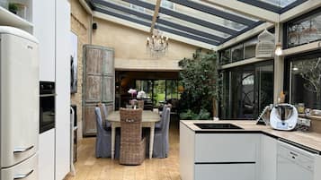 Microwave, oven, stovetop, dishwasher