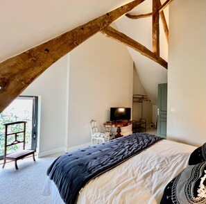 3 Schlafzimmer, Schreibtisch, Bügeleisen/Bügelbrett, Reisekinderbett