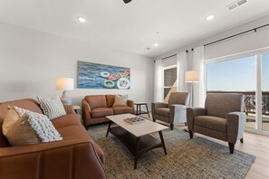 TV, fireplace, video games, offices - Lazy River! Hot Tub! Shuffleboard! (Kimberling City)