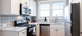 New!  Legends Louisville - Highlands - 6bd/3.5ba!