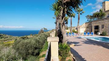 Familienhaus, 3 Schlafzimmer, 2 Bäder (Zest Gozitan Villa & Pool) | Außenbereich