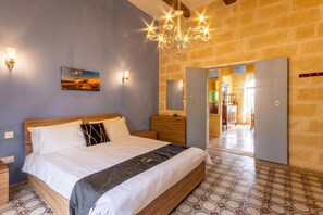 Family House, 5 Bedrooms, Microwave (Surwig Gozitan Villa & Pool) | 5 bedrooms, free WiFi, bed sheets - Surwig Gozitan Villa & Pool (Kercem)