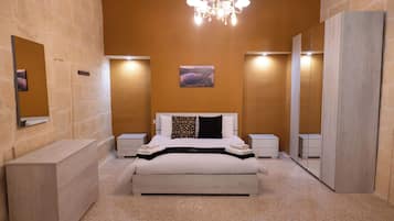 Family House, Multiple Bedrooms (Surwig Gozitan Villa & Pool) | 5 bedrooms, free WiFi, bed sheets