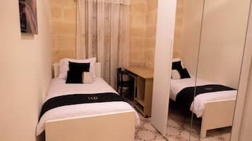 Family House, Multiple Bedrooms (Surwig Gozitan Villa & Pool) | 5 bedrooms, free WiFi, bed sheets
