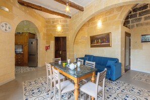 บ้านพักสำหรับครอบครัว, หลายห้องนอน (Surwig Gozitan Villa & Pool) | ร้านอาหาร