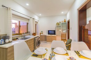 Family Townhome, Multiple Bedrooms, 2 Bathrooms (Sunny Maltese townhouse Madonnina) | Private kitchen | Fridge, microwave, oven, stovetop - Sunny Maltese Townhouse Madonnina Kalkara (Kalkara)