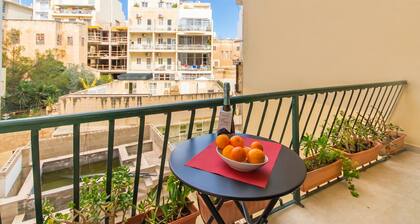 A Lovely Apart By The Sea Sliema