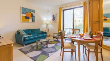 21-inch flat-screen TV with cable channels