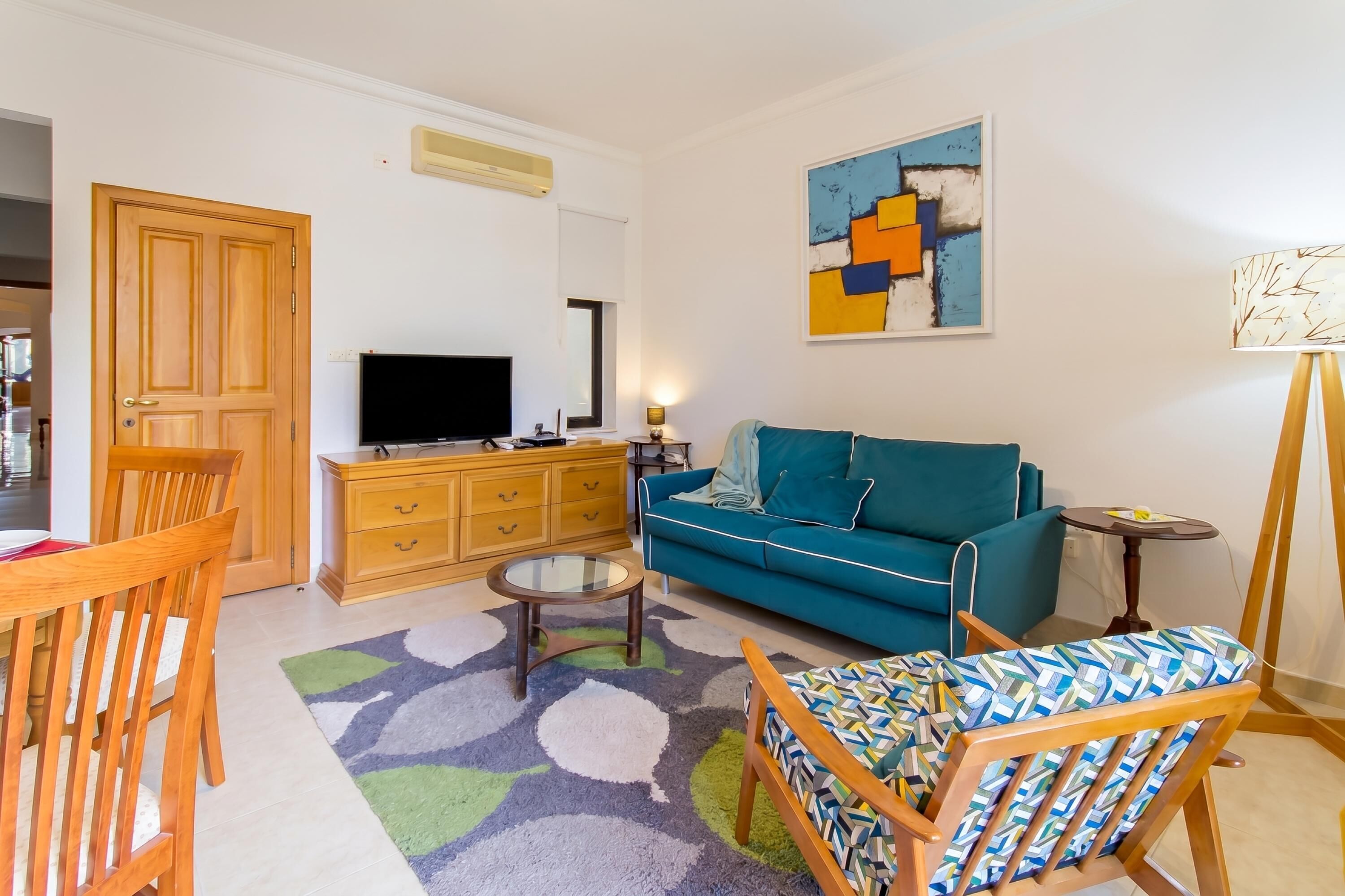 Appartement Familial, plusieurs chambres, 2 salles de bains (A Lovely Apart By The Sea Sliema) | Coin séjour